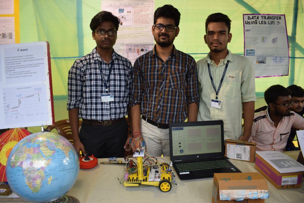 On 14th & 15th November 2019, JIS University hosted its Skill Exposition (Autumn) “SKILLX 2019” where the young and talented students showcased their innovation and creativity through models & ideas ranging from Pharmaceutical Waste Management system, herbal facewash, Aquaponics, production of Mushroom, biocontrol agent & organic juice component from organic industrial waste, Accident Prevention Road safety model, Hightech Obstacle Avoidance Car, Data Transfer using LED technology, Human-Human interface etc. displayed across the campus. The judges for the day represented experts from different specialized areas.There was also an Inter-School Model Competition where more than 120 students from 15 schools participated to display their innovative models on various topics.