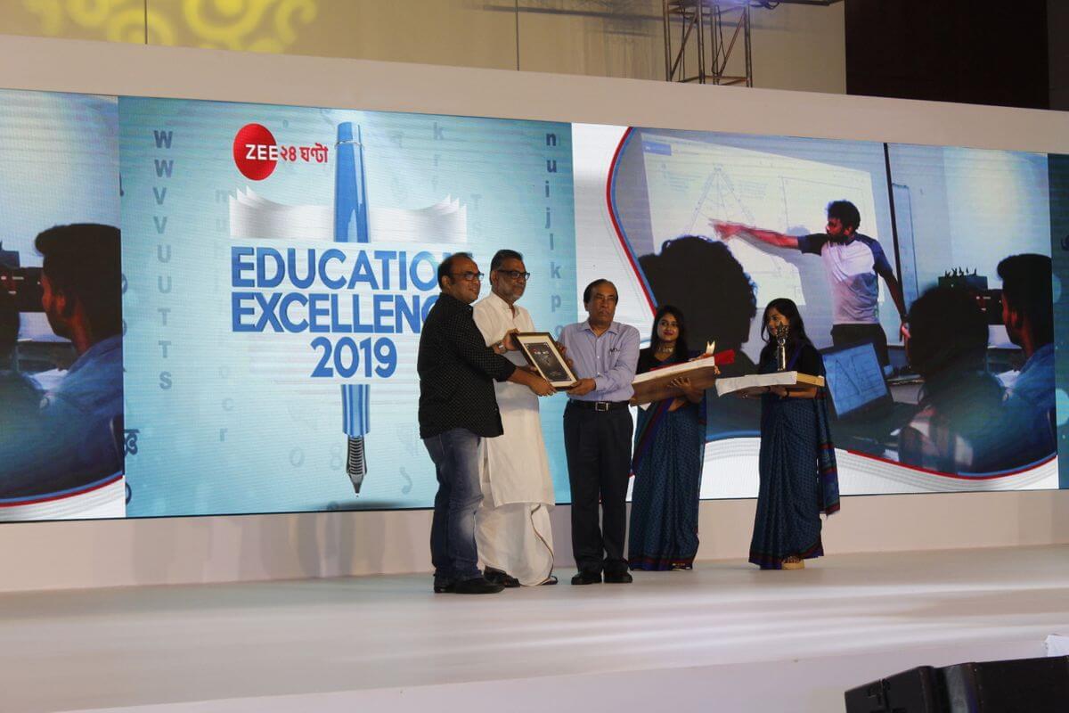 JIS University received the 'Outstanding University in Eastern India' Education Excellence Awards 2019 from Zee 24 Ghanta. Dr. A.B. Bhattacharya,Pro VC of JIS University received the award on behalf of the University from the honourable minister Purnendu Basu,Dept of Technical Education,Training and Skill Development, Govt. of West Bengal and renowned Bengali Singer Raghav Chatterjee on 29th June at Hyatt Regency,Kolkata.